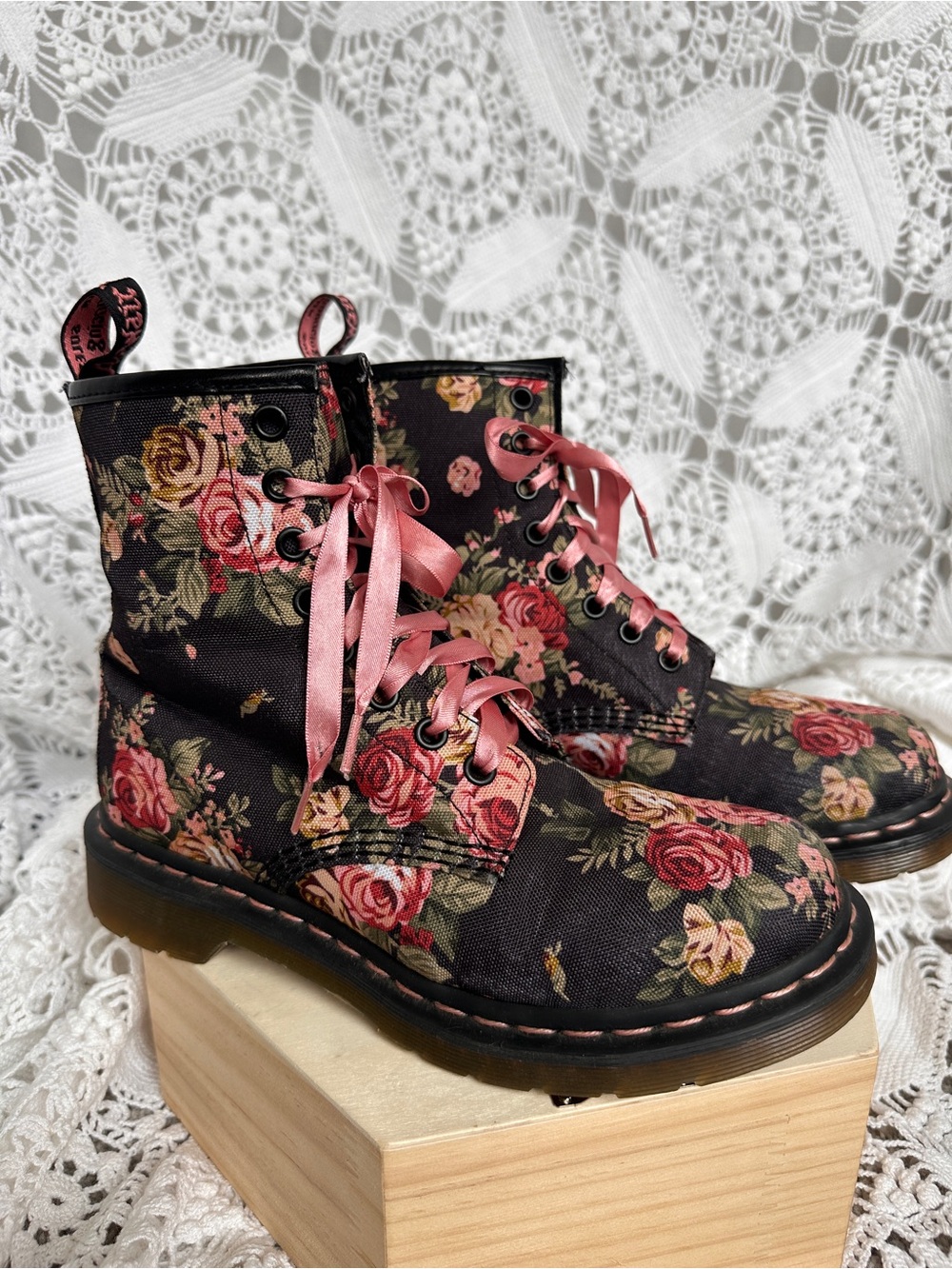 Dr. Martens 1460 Victorian Flowers Floral Canvas Combat Boots Women's Sz 7 RARE